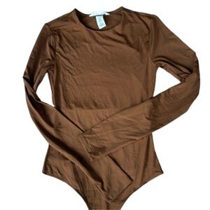 Chic Brown H&M Bodysuit (XS) – Effortlessly Stylish!